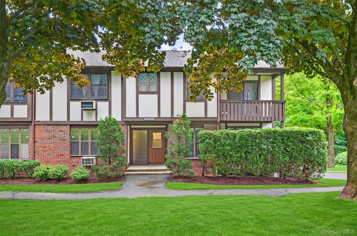 631 Sierra Vista Lane