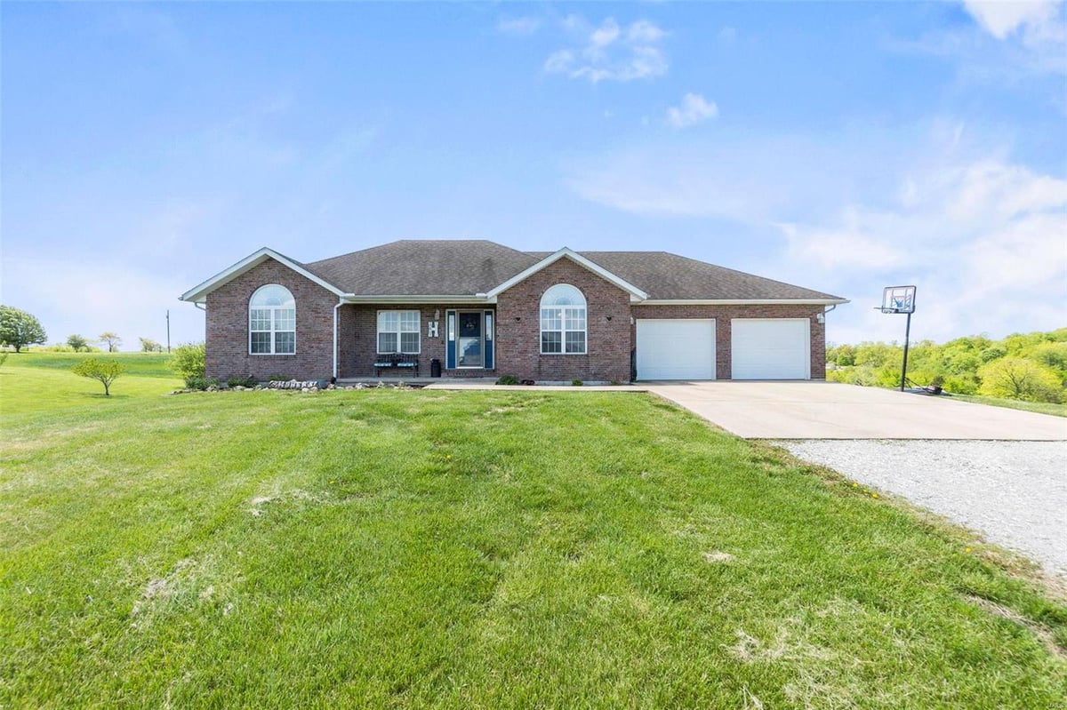 141 ADAM LANE, ALTENBURG, MO 63732 The M.A. Bell Group