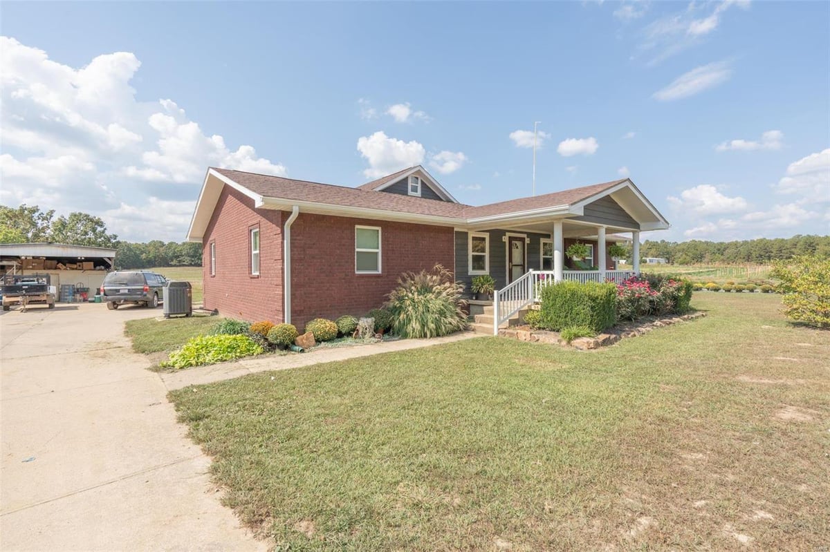 937 CARTER 265, GRANDIN, MO 63943