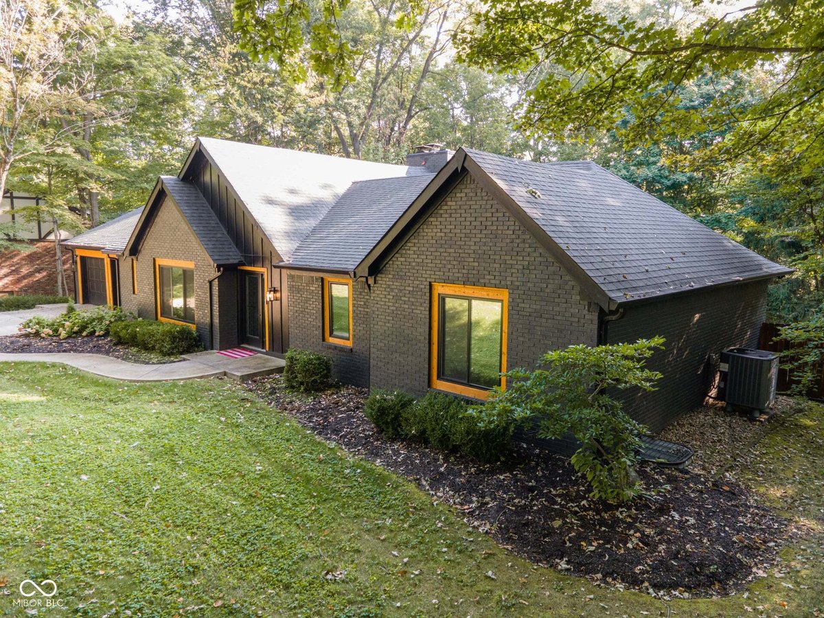 6093 Tremont Boulevard, Bargersville, IN 46106