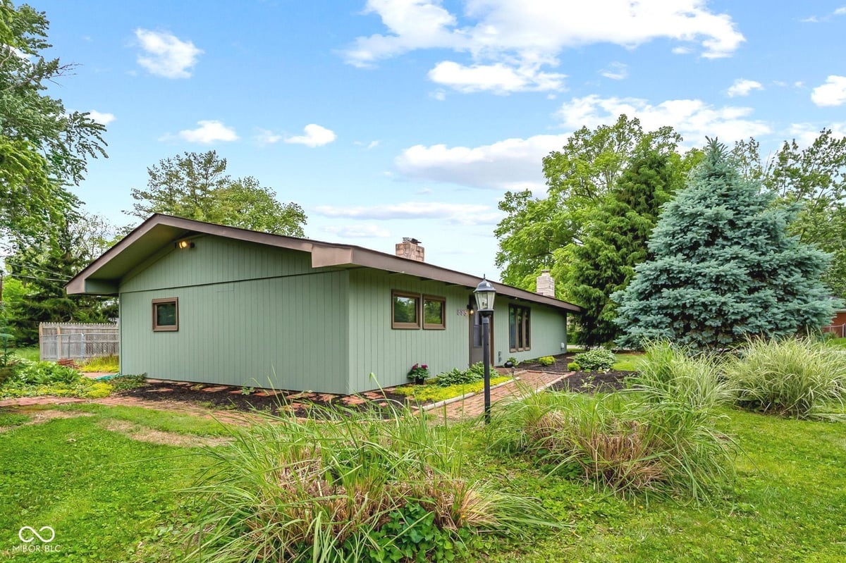 895 Raymond Street, Plainfield, IN 46168
