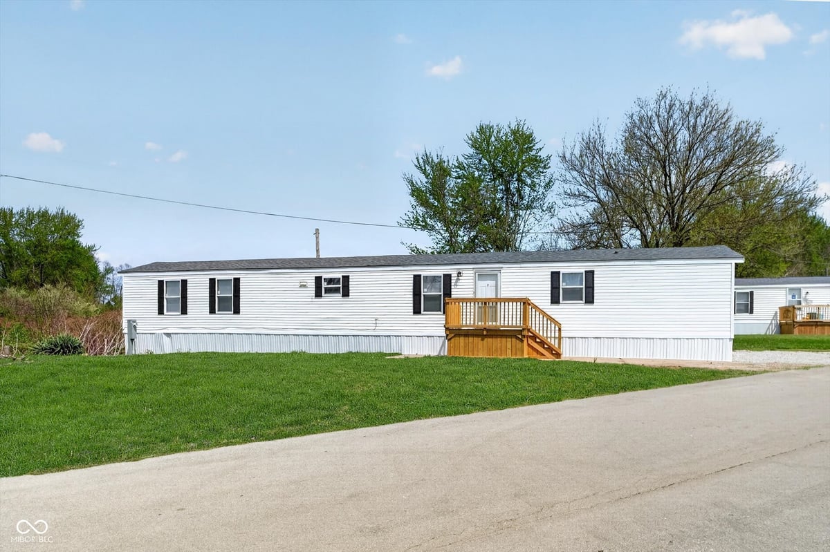 143 Echo Lake E Drive, Mooresville, IN 46158