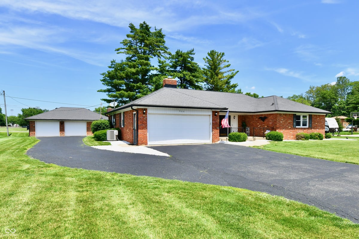 980 Broadway Drive N, Plainfield, IN 46168