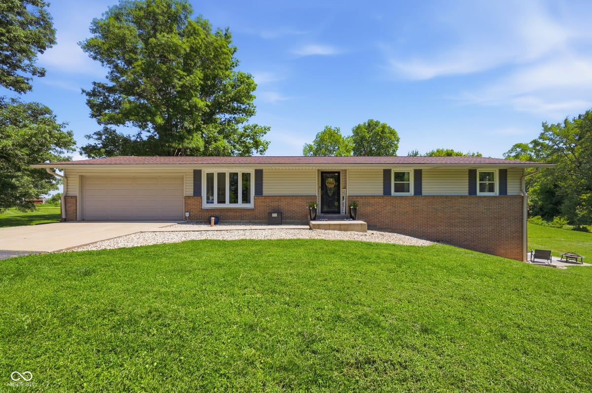 29387 N Duck Creek Avenue, Atlanta, IN 46031