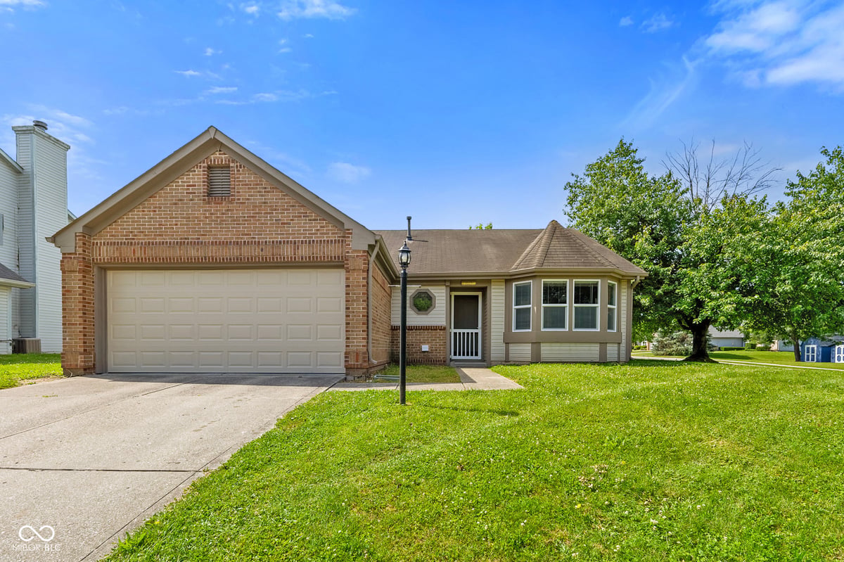 1015 Crimson King Parkway, Mooresville, IN 46158