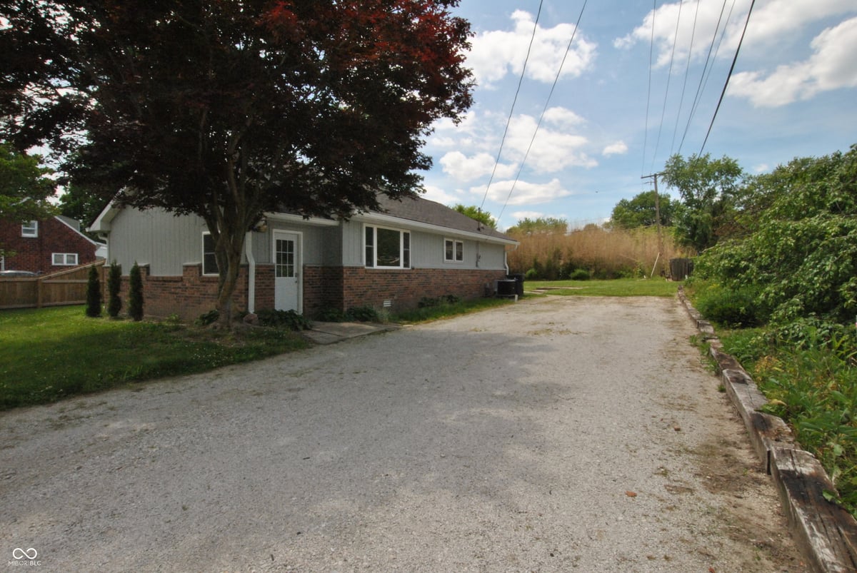 506 N Main Street, Mooresville, IN 46158