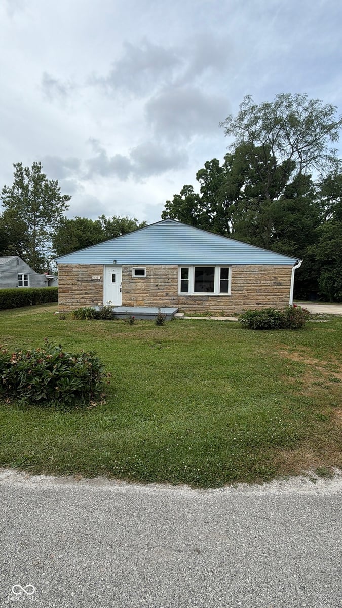 16 Glenda Drive, Plainfield, IN 46168