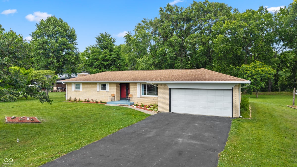 10751 N Rainbow Lane, Mooresville, IN 46158