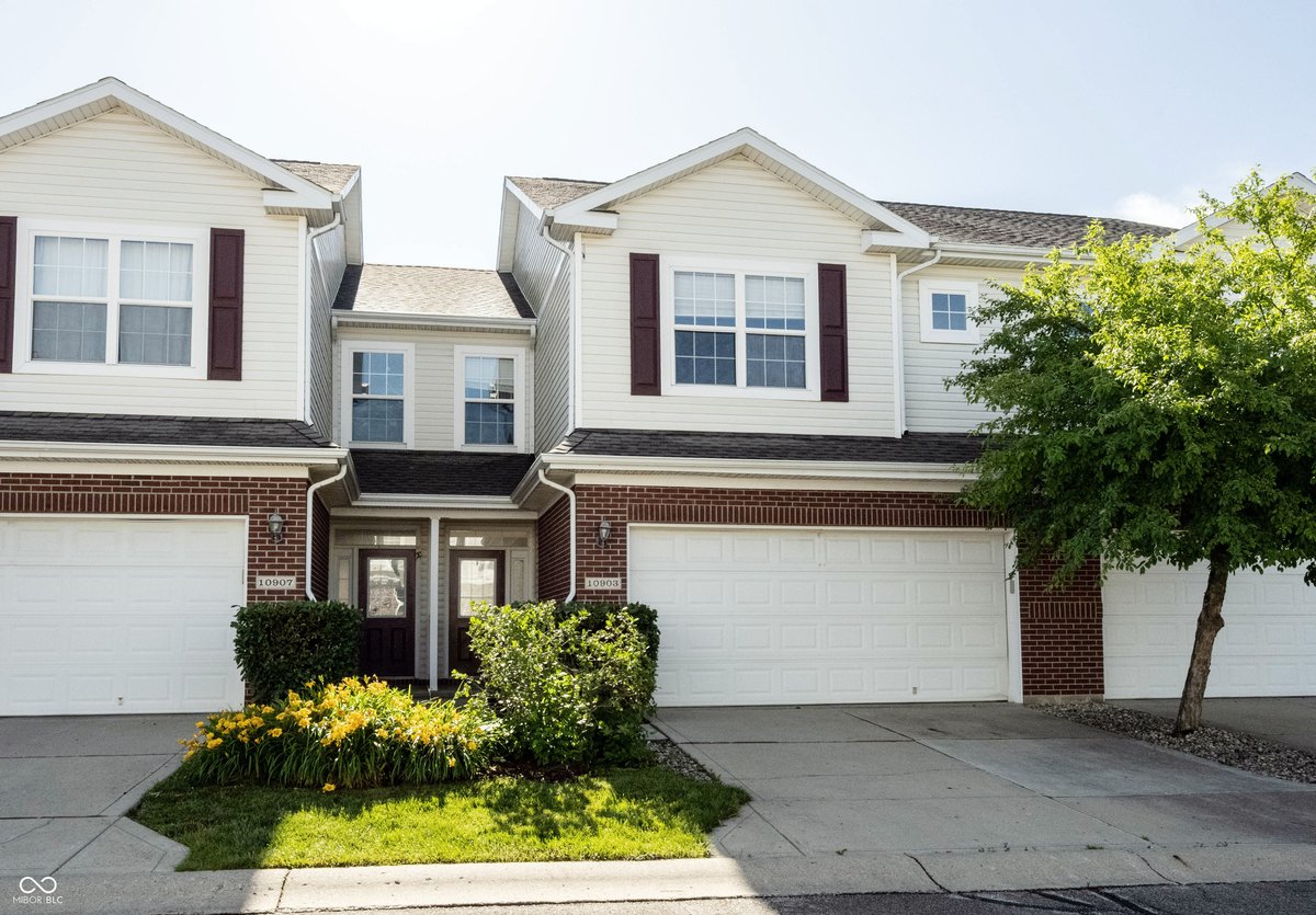 10903 Perry Pear Drive, Zionsville, IN 46077