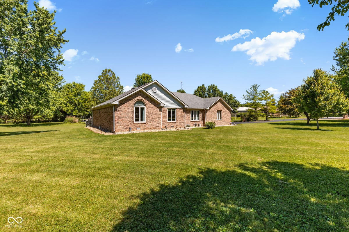 10300 N Serenity Lane, Mooresville, IN 46158