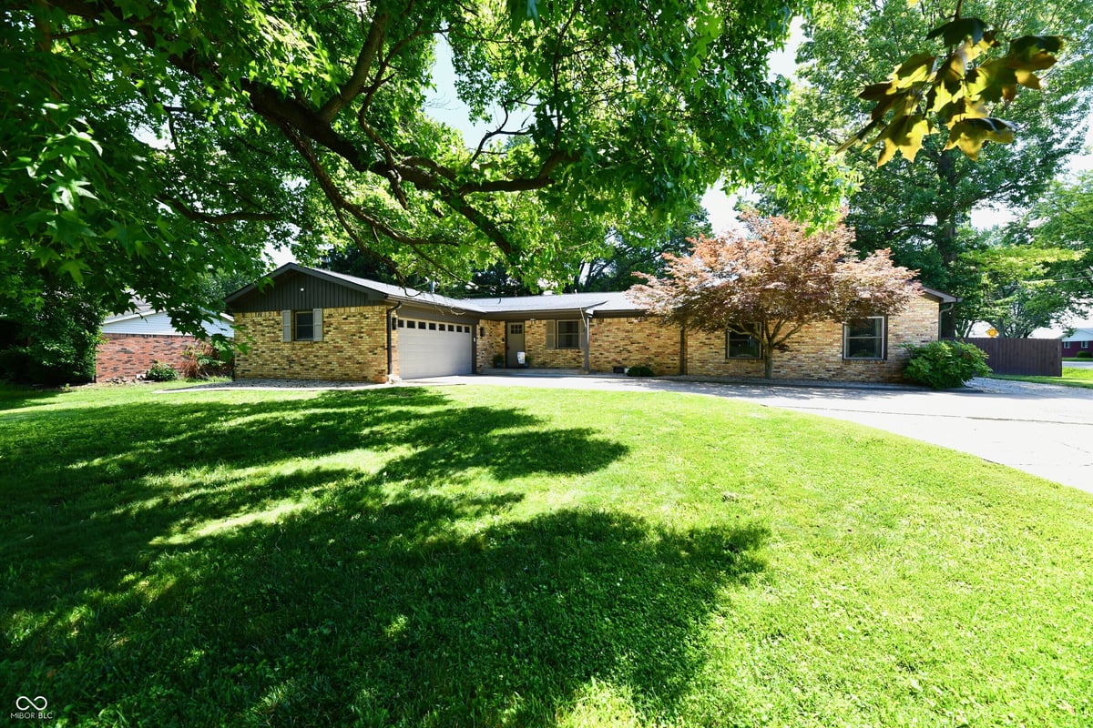 2999 Woodside Drive, Plainfield, IN 46168