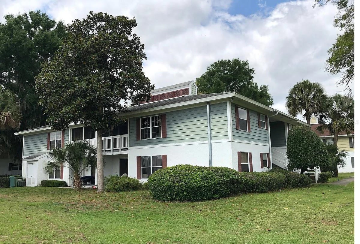 8223 FAIRWAYS CIRCLE F 203, OCALA, FL 34472 Traci Beck