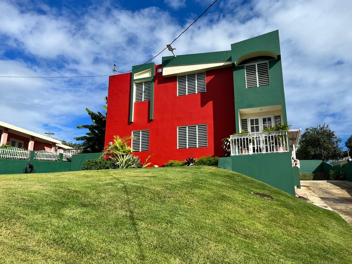 BO MARTIN GONZALEZ CARR 860, CAROLINA, PR 00987 Royal Realty Services