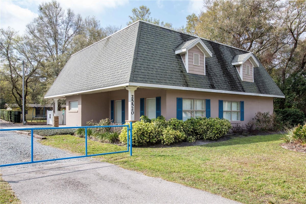 25520 SORRENTO AVENUE, SORRENTO, FL 32776 Catherine Hanson Real