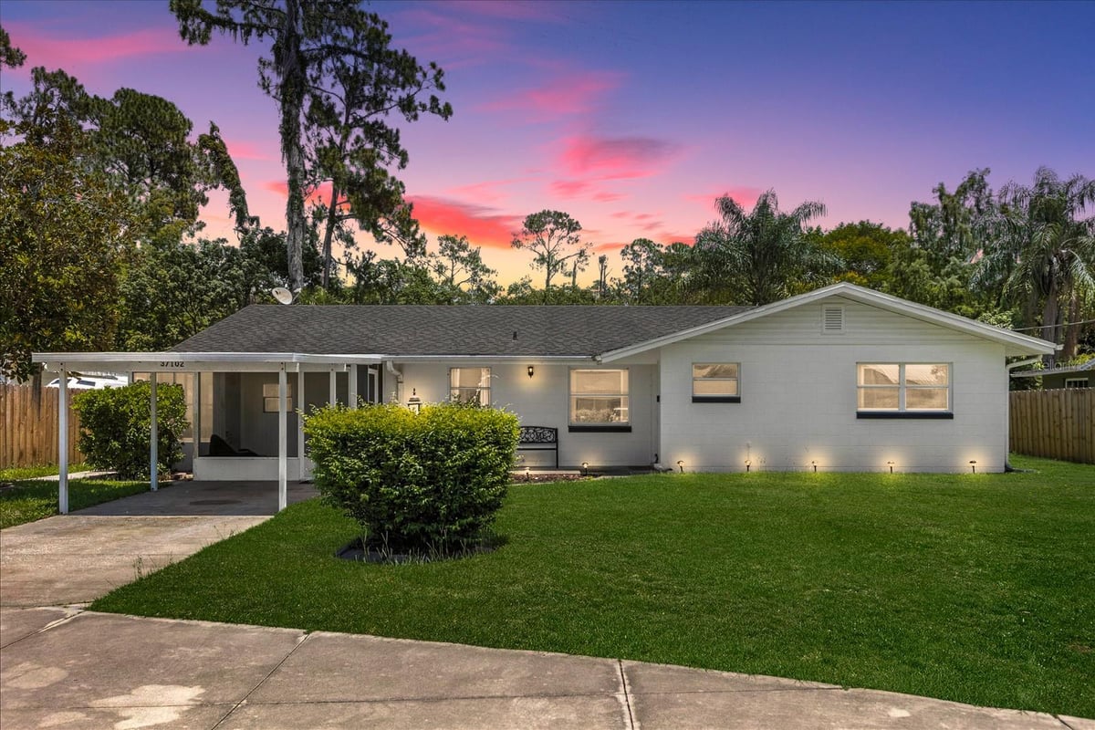 37102 OAK LANE,  UMATILLA,  FL 32784