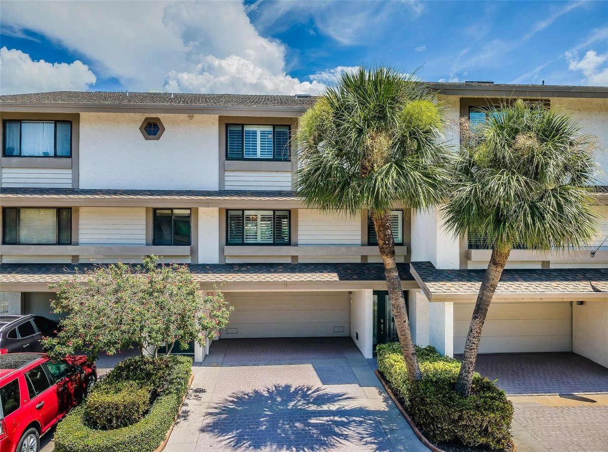 156 MARINA DEL REY COURT, CLEARWATER BEACH, FL 33767