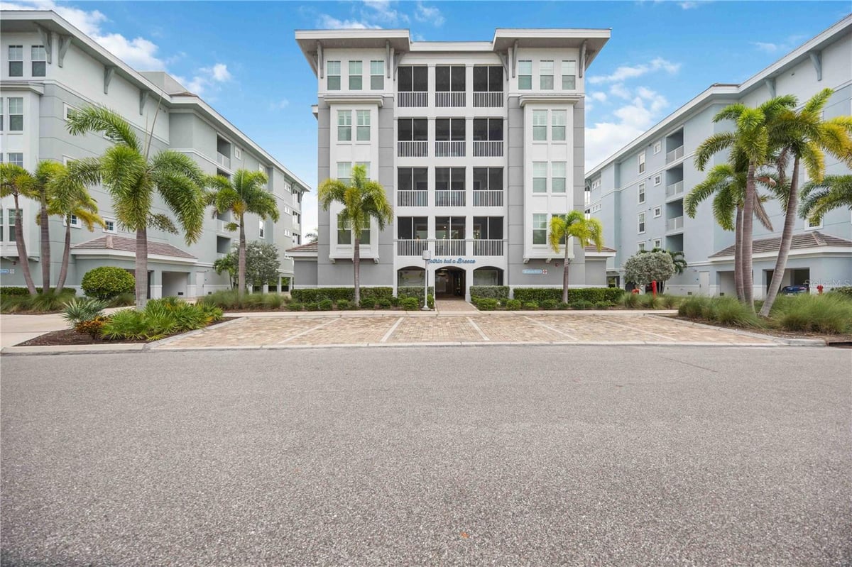 383 ARUBA CIRCLE 101, BRADENTON, FL 34209