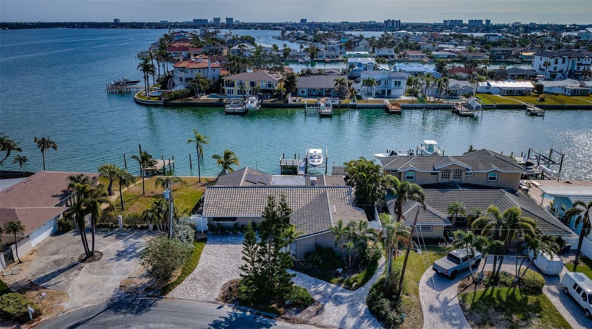 835 119TH AVENUE, TREASURE ISLAND, FL 33706