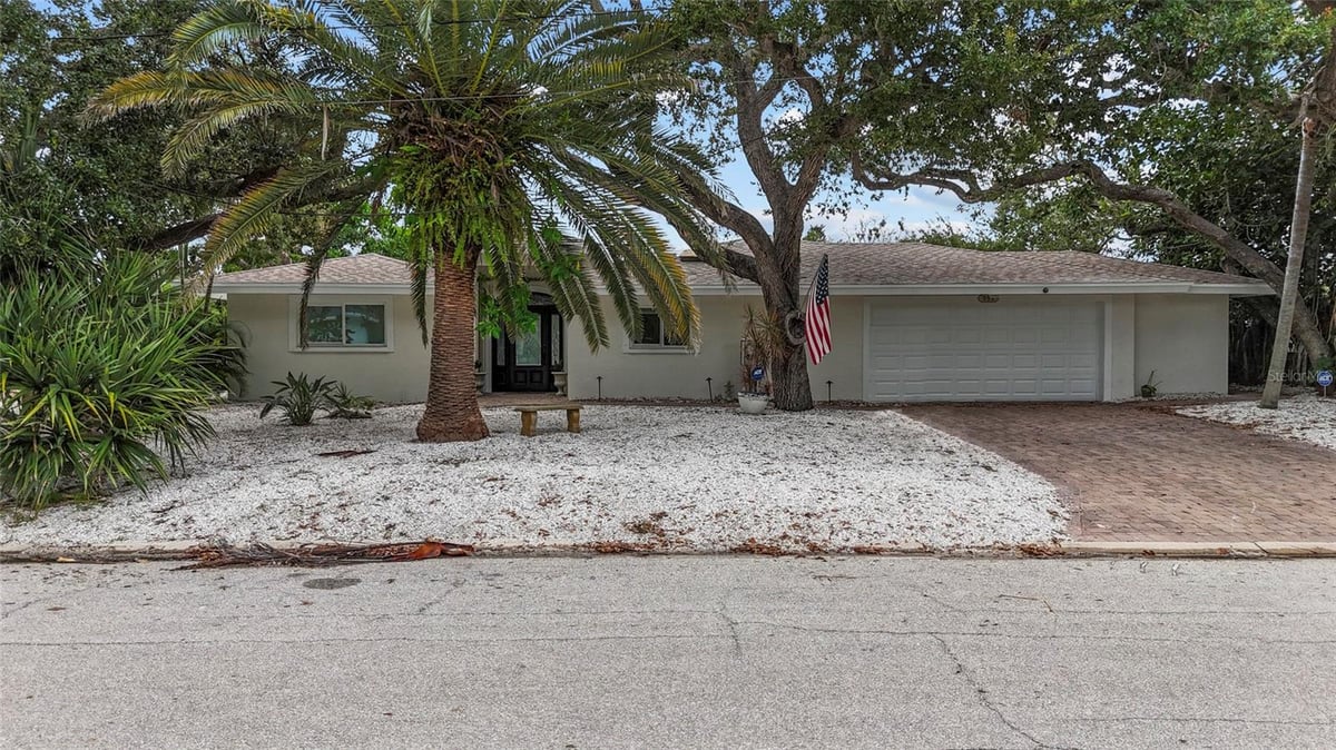 951 CONTENTO ST.