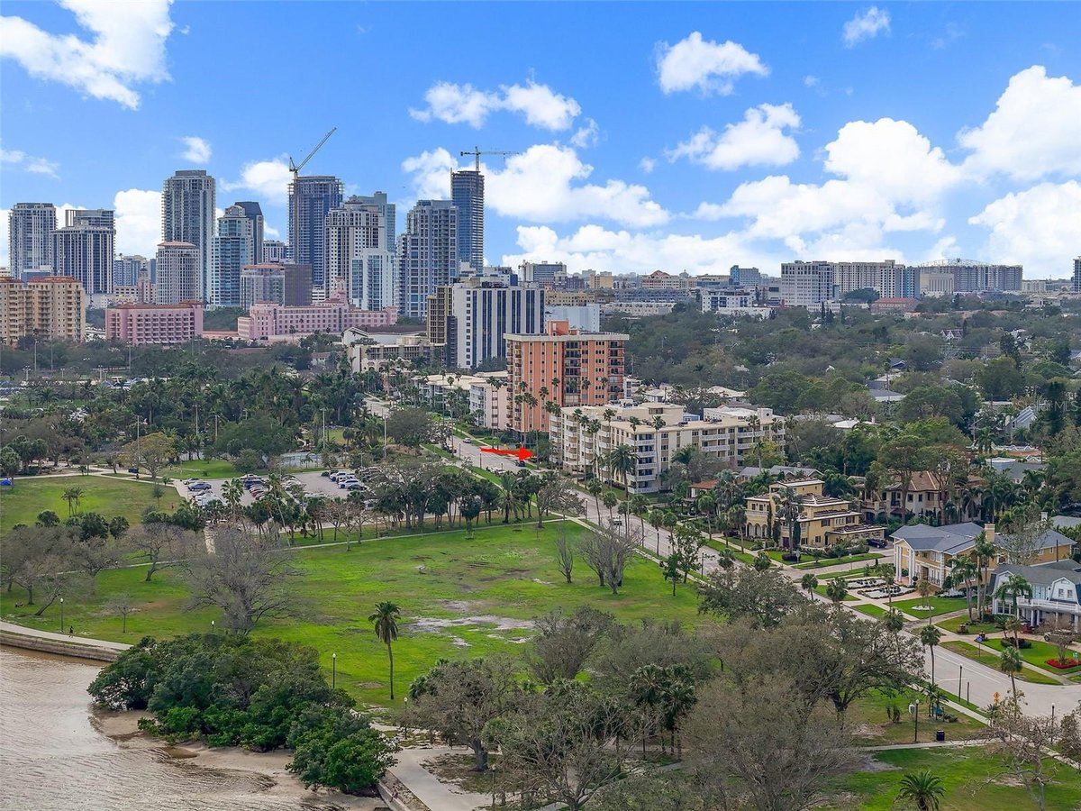 1200 N SHORE DRIVE NE #102