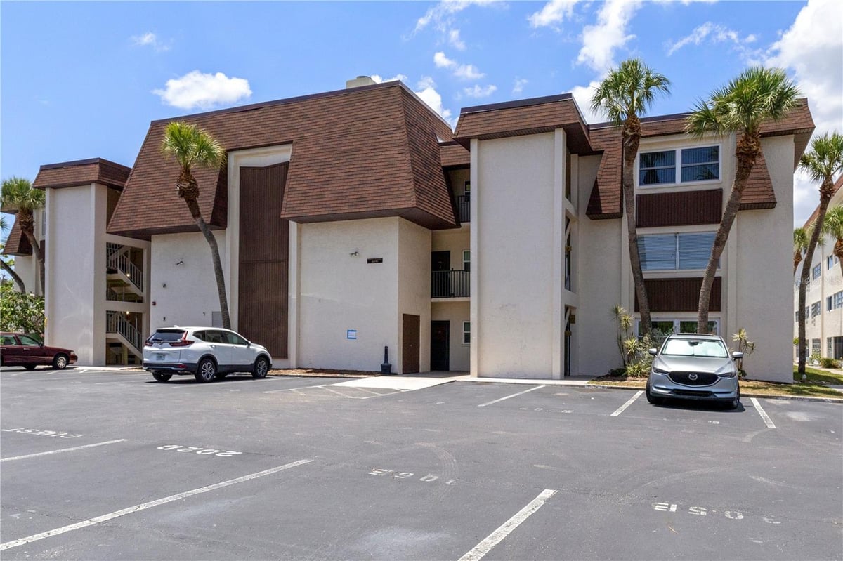 6370 1ST STREET N #202, ST PETERSBURG, FL 33702