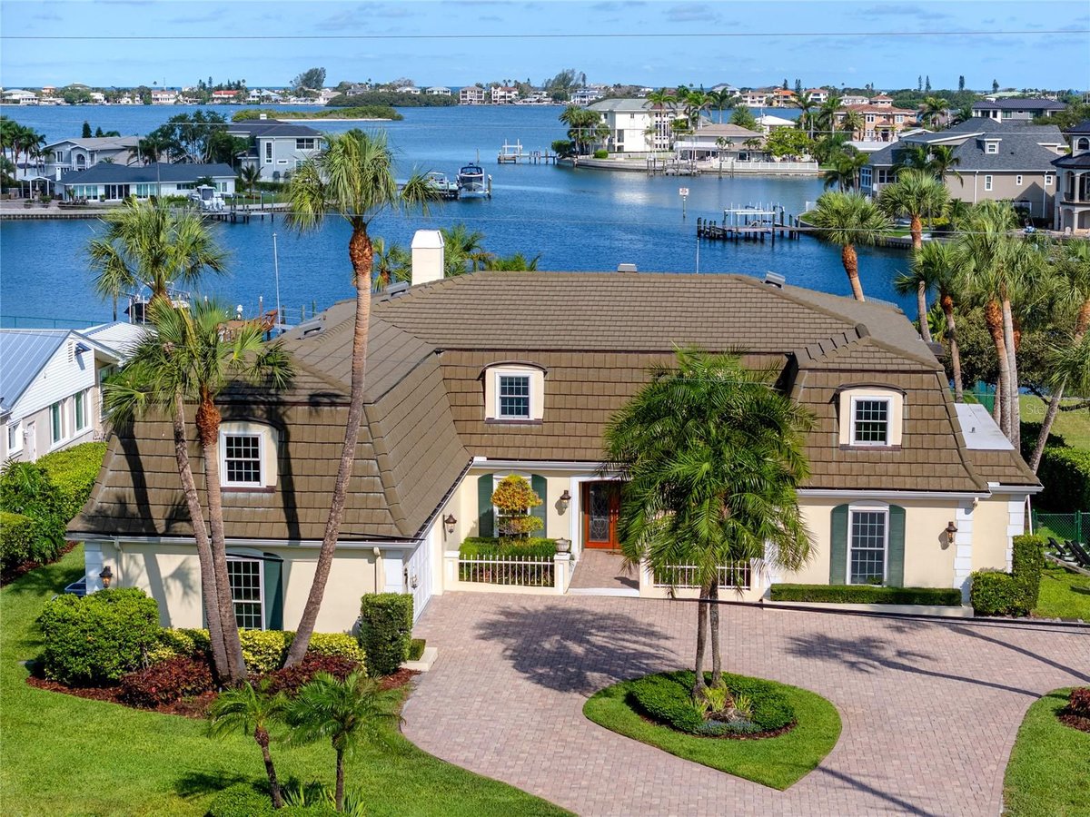224 HARBOR VIEW LANE