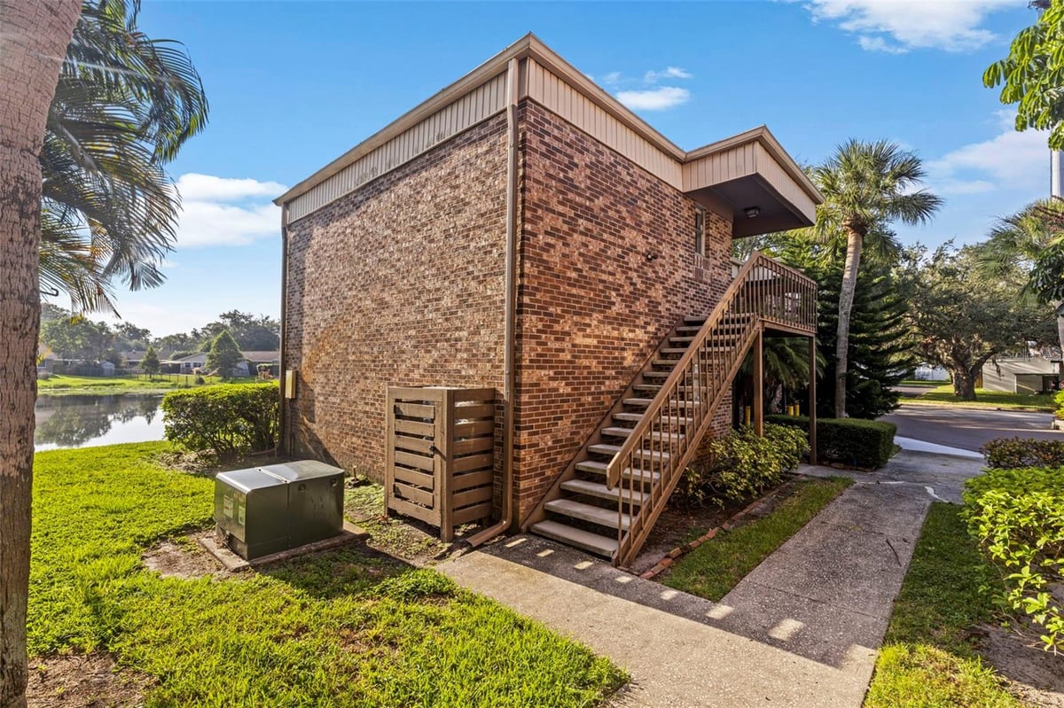 10423 CARROLLBROOK CIRCLE #203, TAMPA, FL 33618