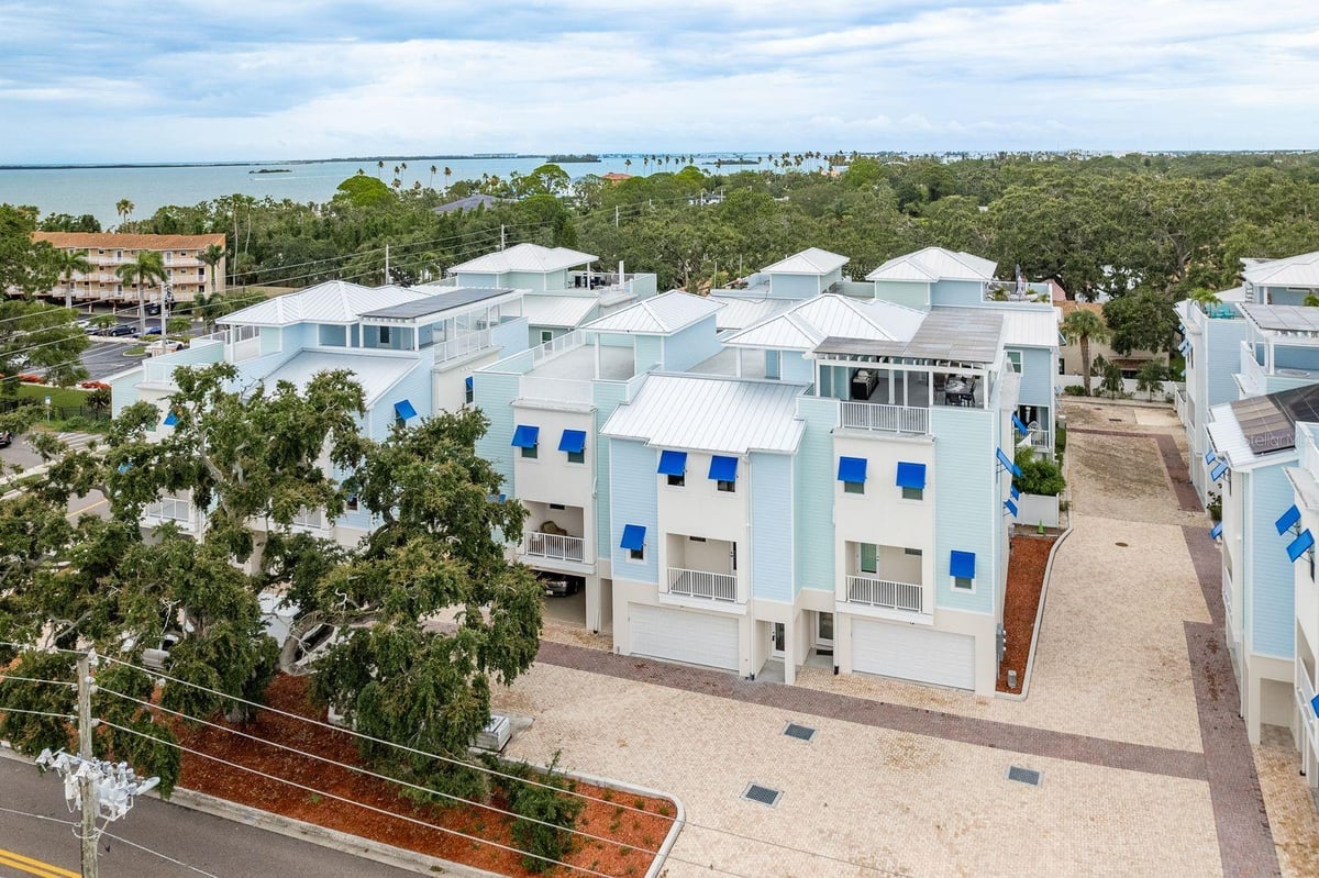 1413 BAYSHORE BOULEVARD #11