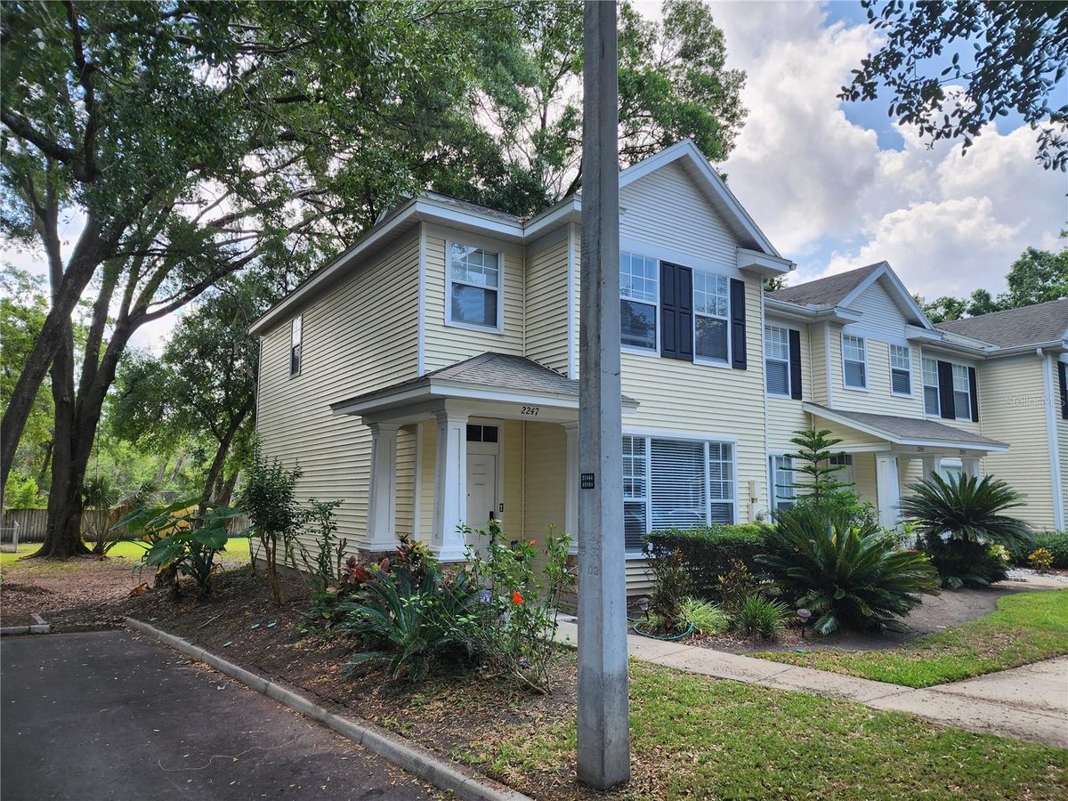 2247 GOLDEN OAK LANE, VALRICO, FL 33594