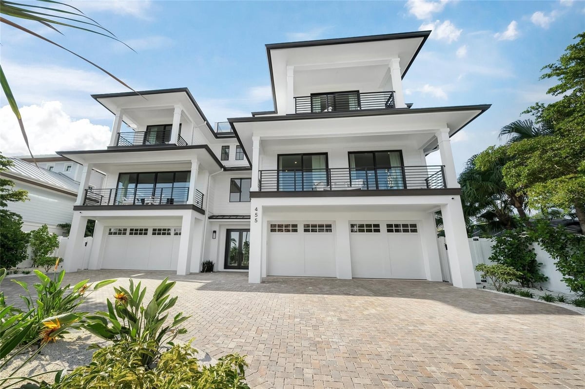 455 CLEVELAND DRIVE