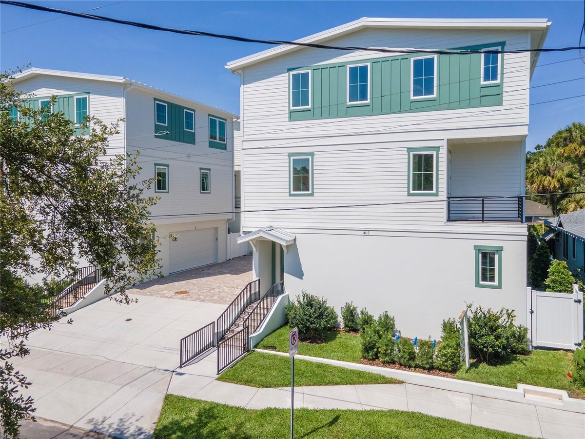 407 S ALBANY AVENUE #3