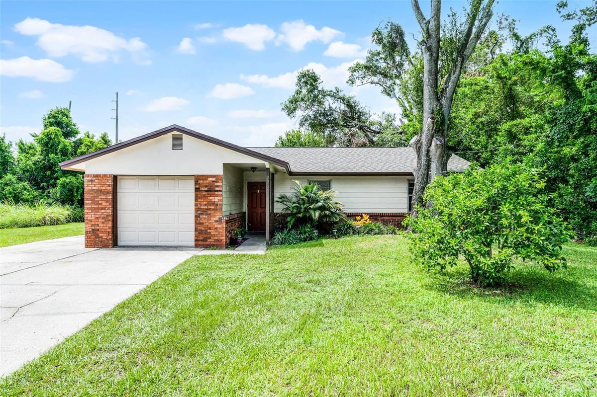 2900 ORANOLE ROAD, ORLANDO, FL 32810