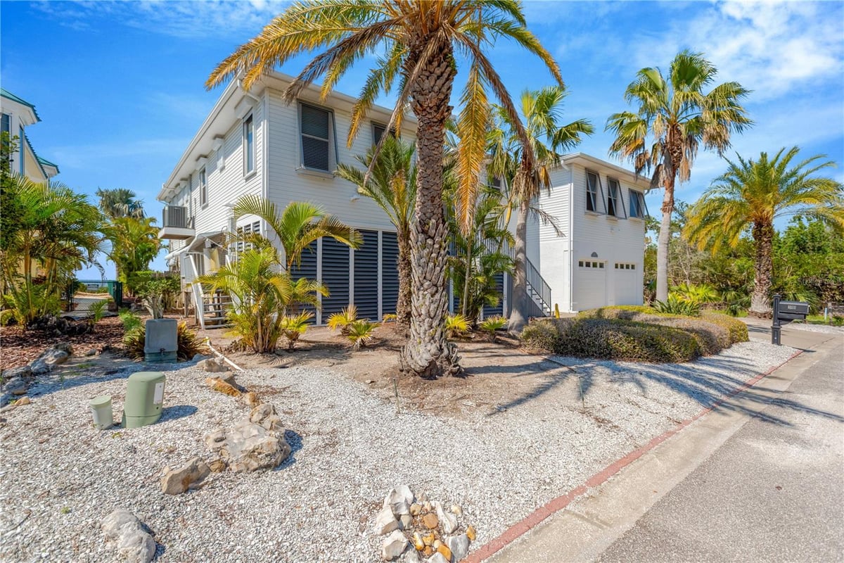 511 SEAVIEW DRIVE