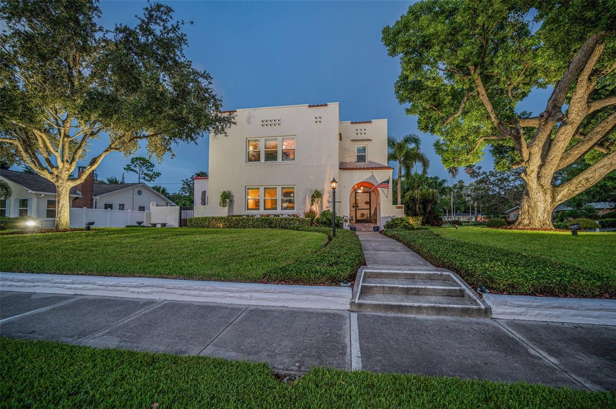 301 CITRUS AVENUE