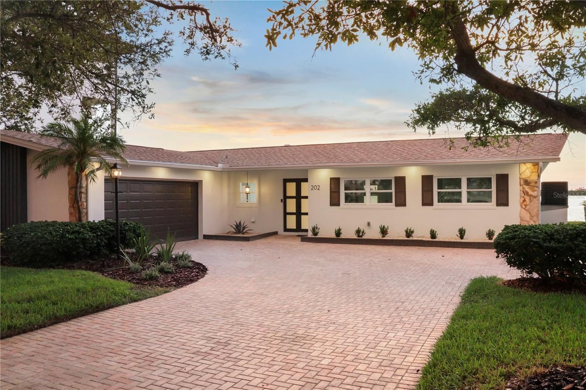 202 DRIFTWOOD LANE