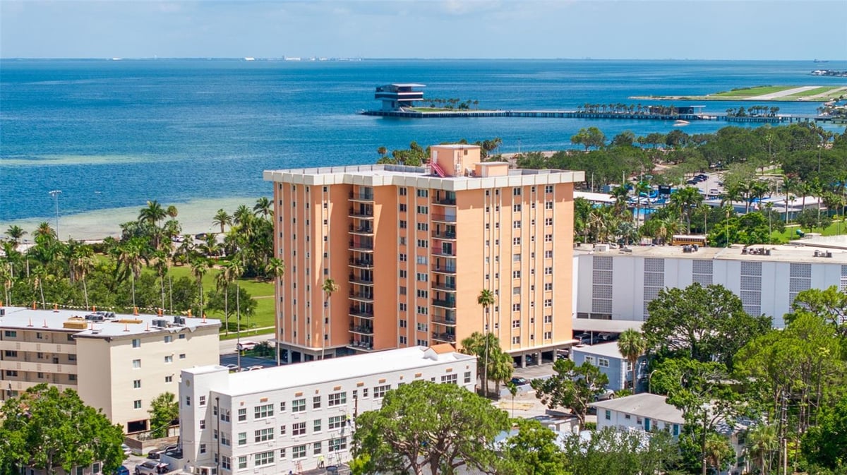 1120 N SHORE DRIVE NE #503