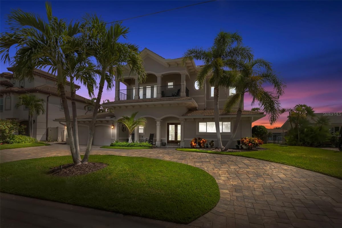 2133 HARBOR VIEW DRIVE