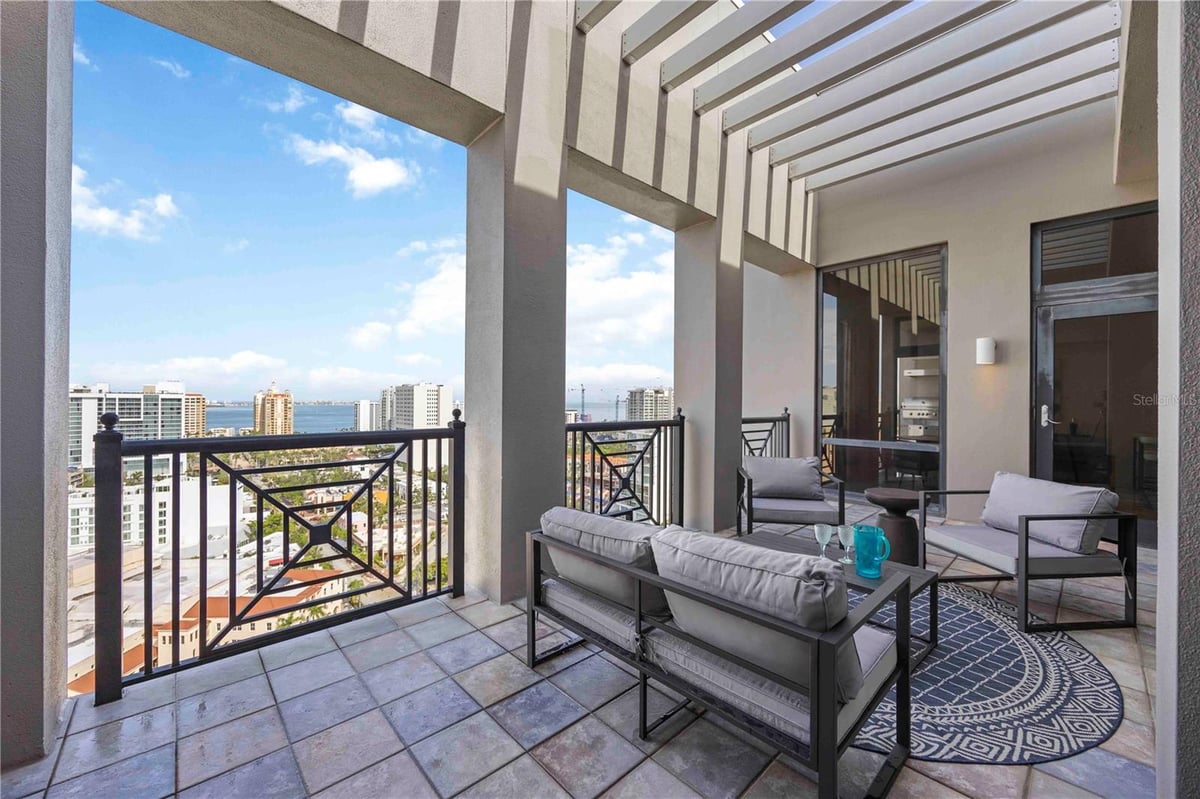 50 CENTRAL AVENUE #17PHB