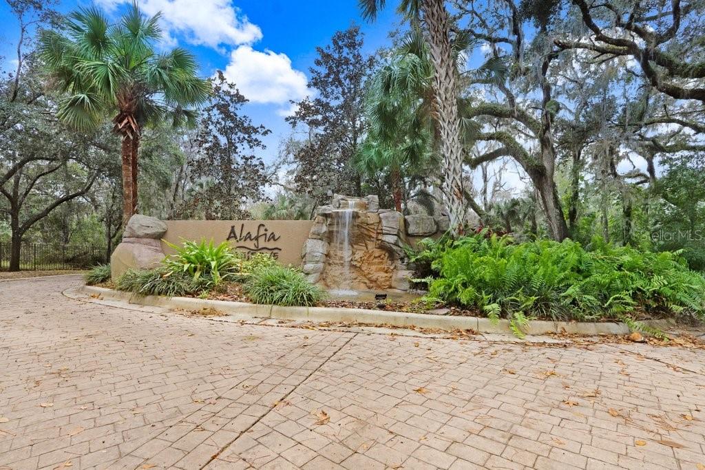 4872 RAMBLING RIVER ROAD, BRANDON, FL 33511