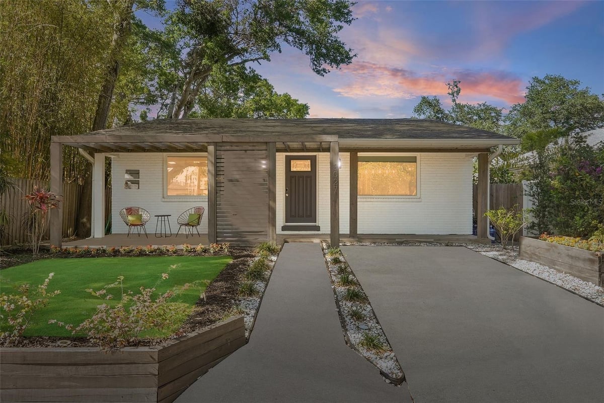 3027 BURLINGTON AVENUE N