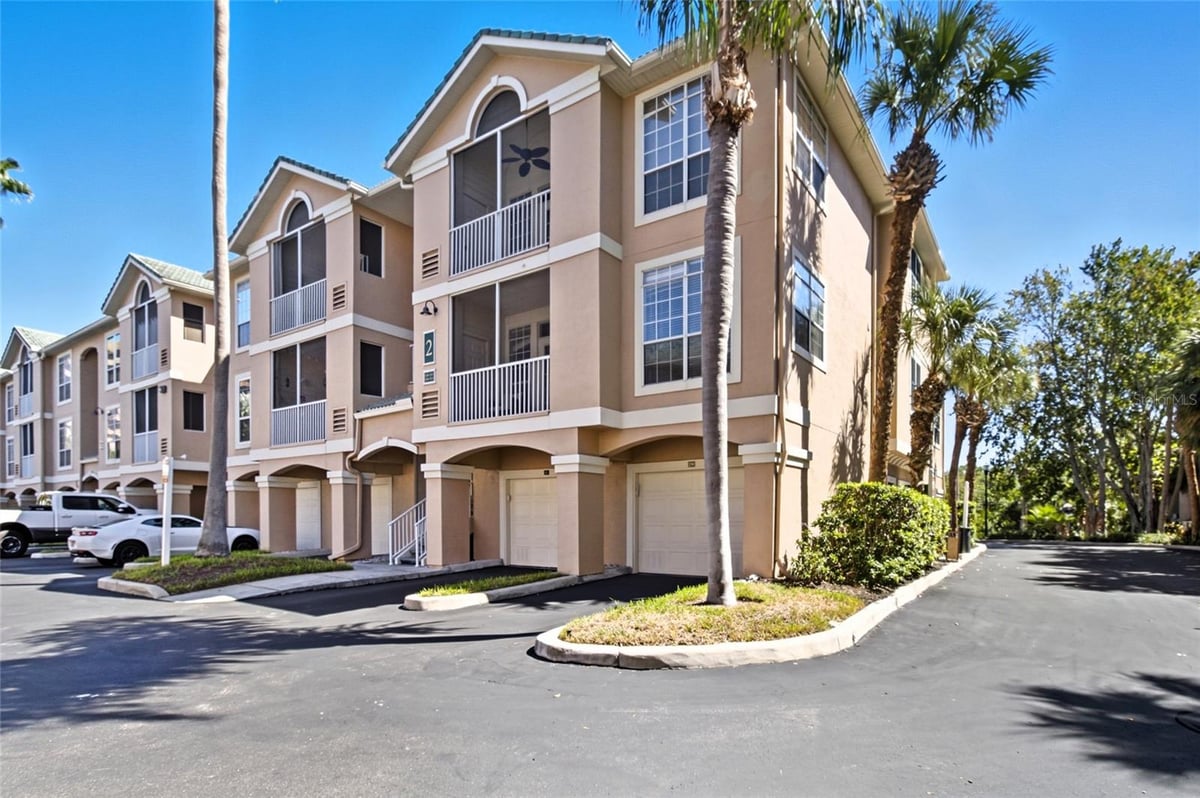 2212 BAY CLUB CIRCLE #2212, TAMPA, FL 33607