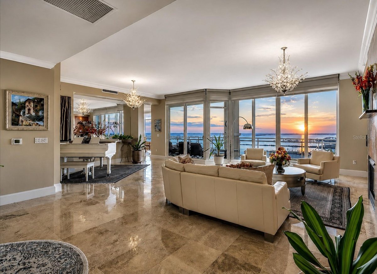 130 RIVIERA DUNES WAY #PH202