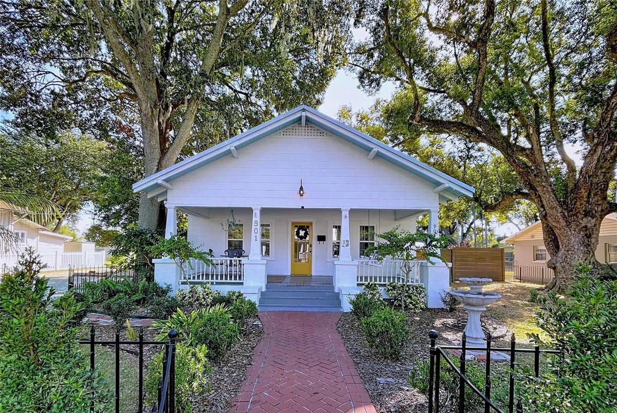 901 W BAKER STREET, PLANT CITY, FL 33563