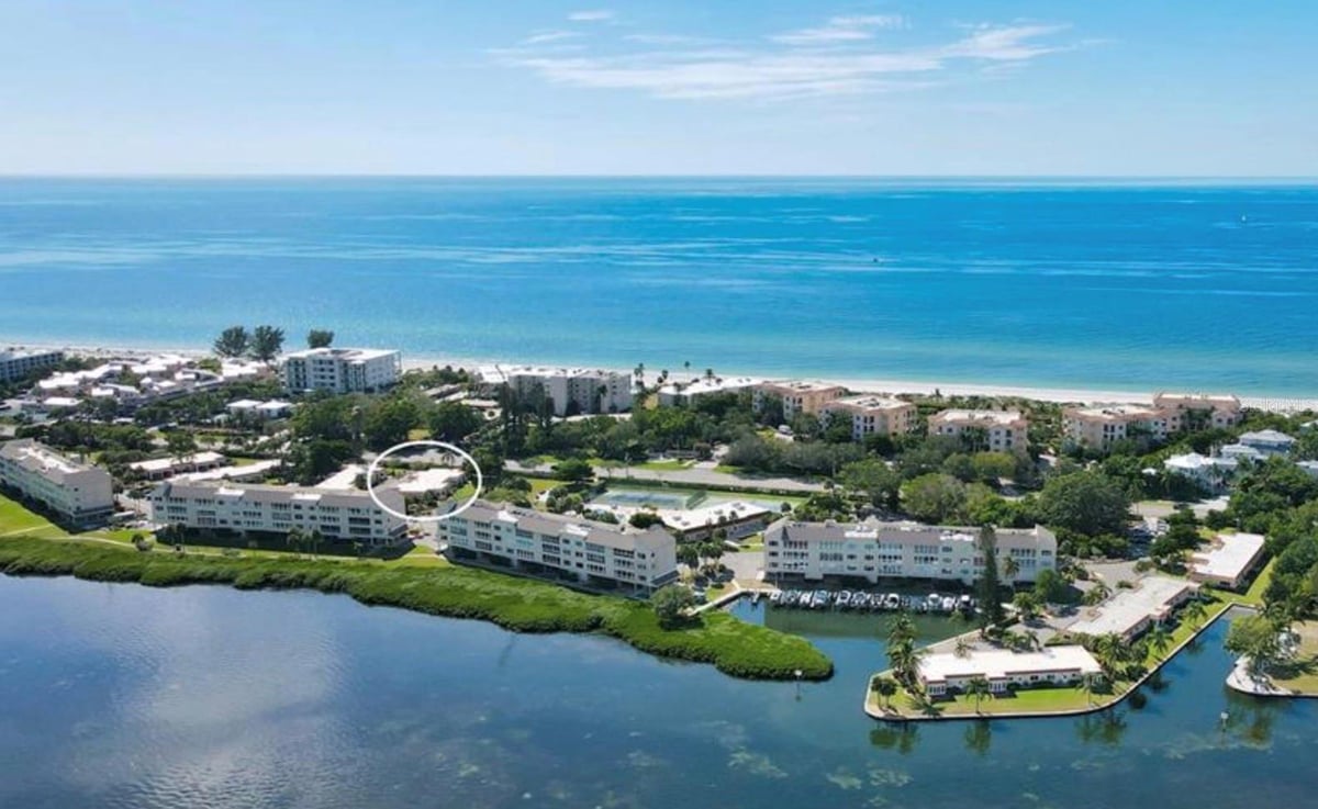 4860 GULF OF MEXICO DRIVE #Villa 13