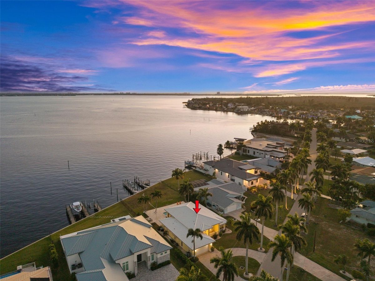 264 BAYSHORE DRIVE, CAPE CORAL, FL 33904