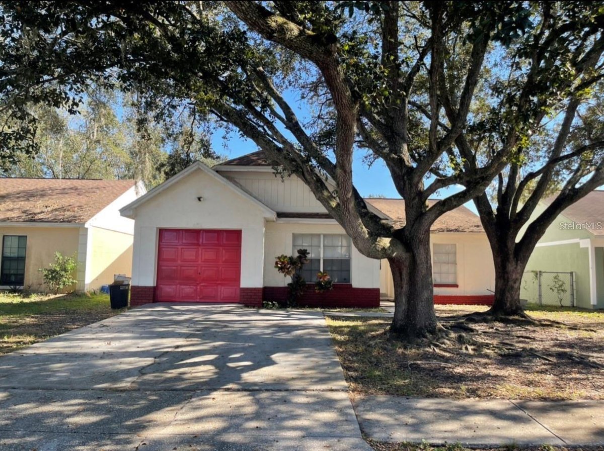 8211 CLERMONT STREET, TAMPA, FL 33637