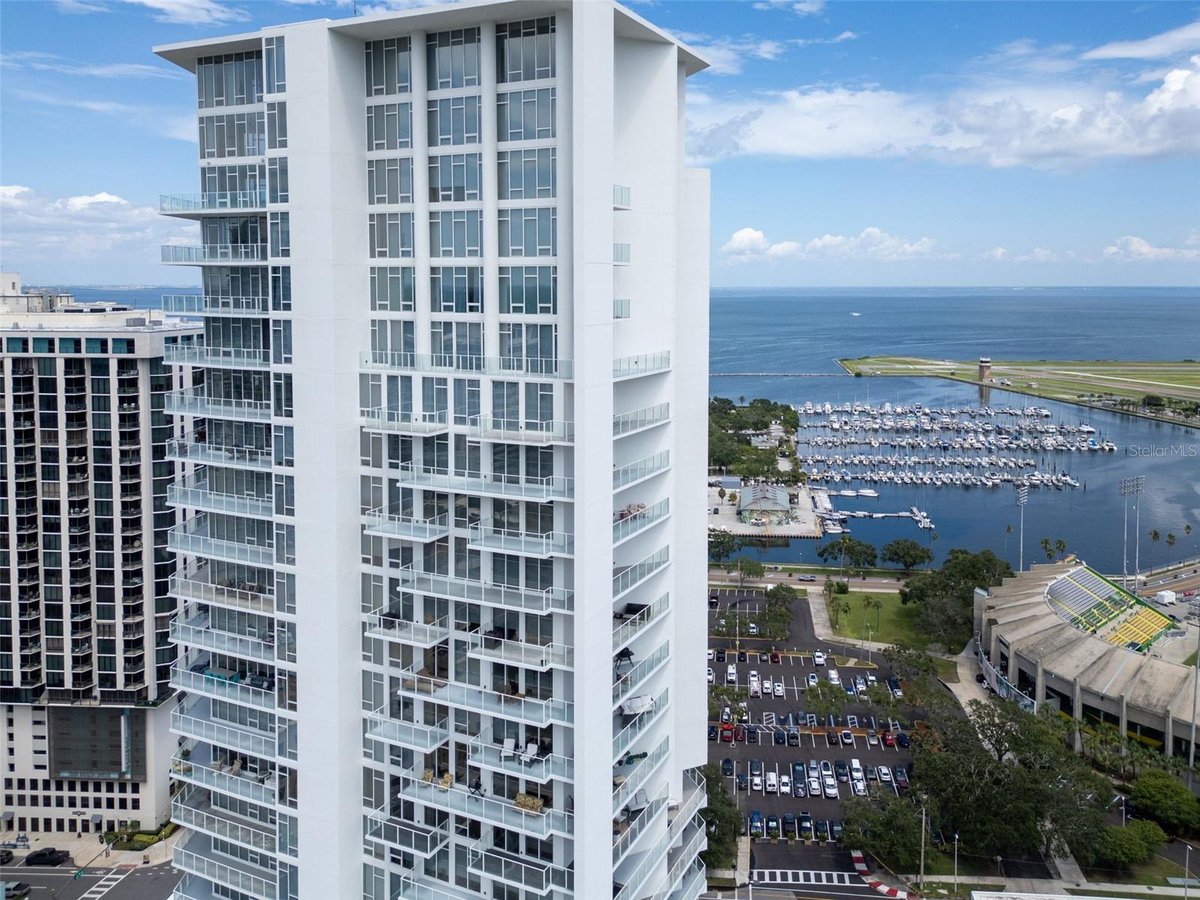 175 1ST STREET S #3005