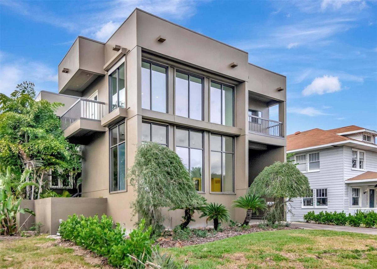 825 BAYSHORE BOULEVARD #1/2