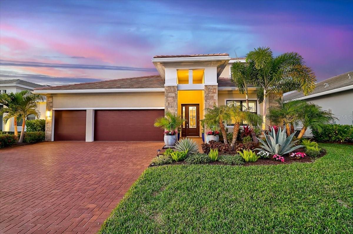 4966 KIVA CIRCLE