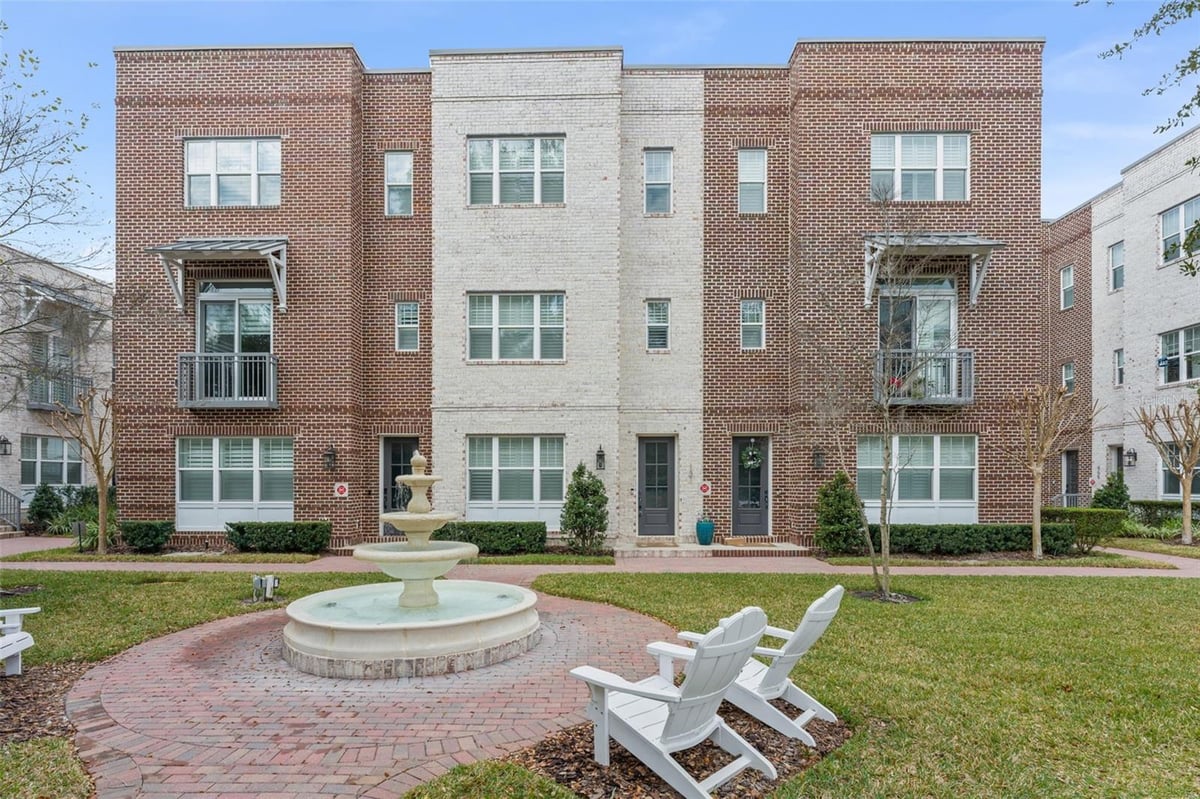 131 Oak Laurel Drive, WINTER GARDEN FL 34787 — $869,000 | 3 Bed / 3.1 Bath | WINTER GARDEN FL Home for Sale